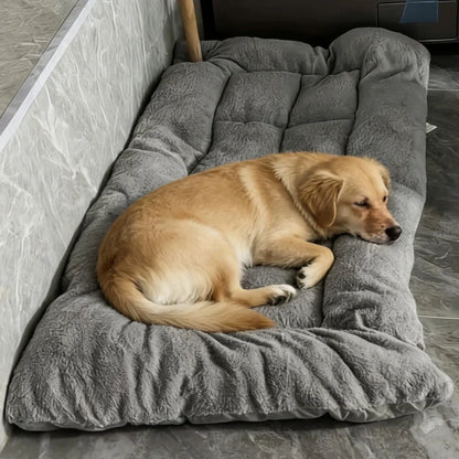 Le Grand Moelleux Sleepy Buddy — tapis-lit XXL en peluche pour chien